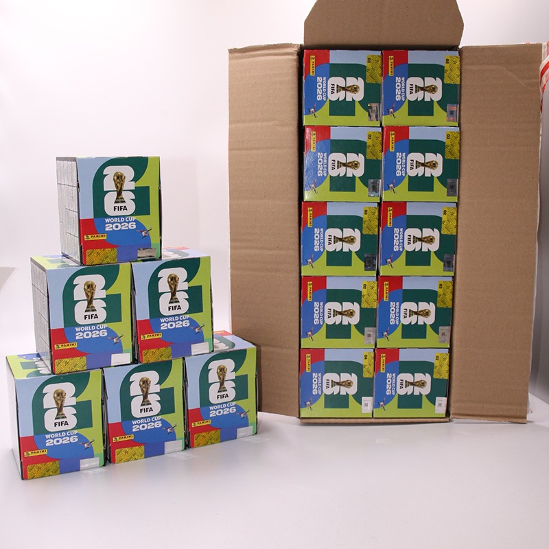 Auf Lager: Panini 2026 FIFA We – Cardstock Paper Pack Bewertung und Preis